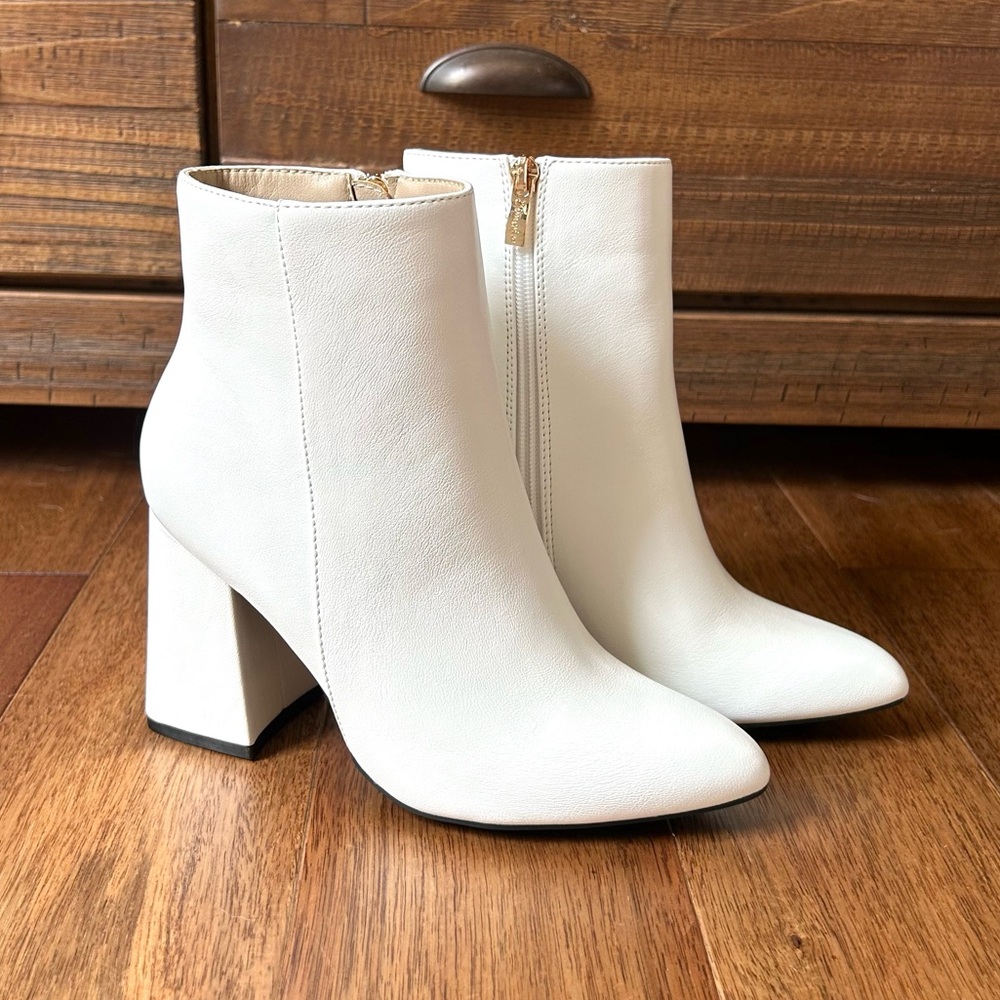 NWOT White Heeled Ankle Booties